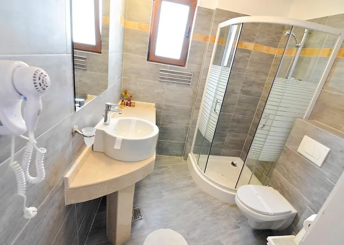 Lucas Boutique Hotel 3*